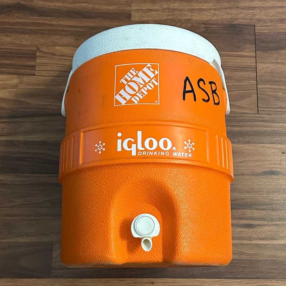 Home Depot Igloo 2 Gallon Drinking Water Cooler